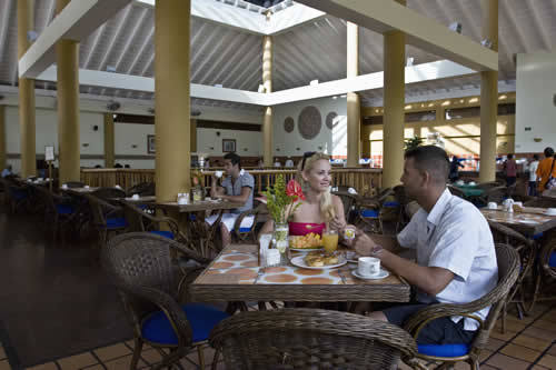 Sunsol Ecoland And Beach Resort Pedro Gonzalez Restoran foto
